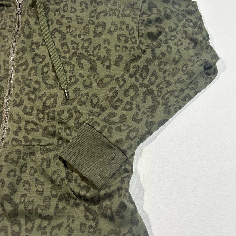 Lularoe Large Cozy Leopard Print Zip-Up Hoodie - Picture 2 of 6